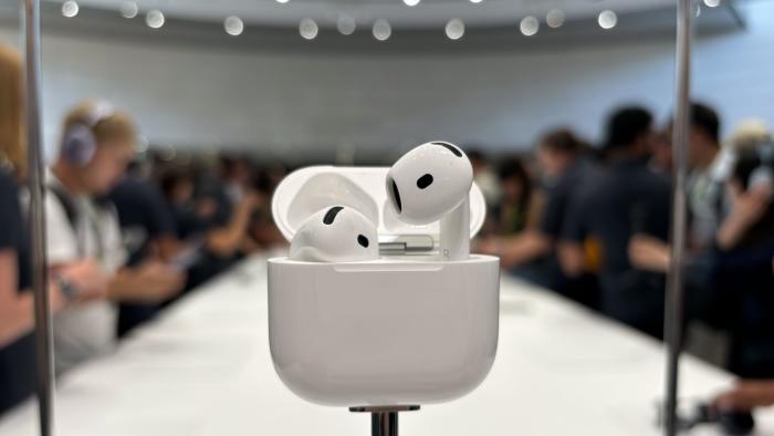 AirPods 4 hands-on photo