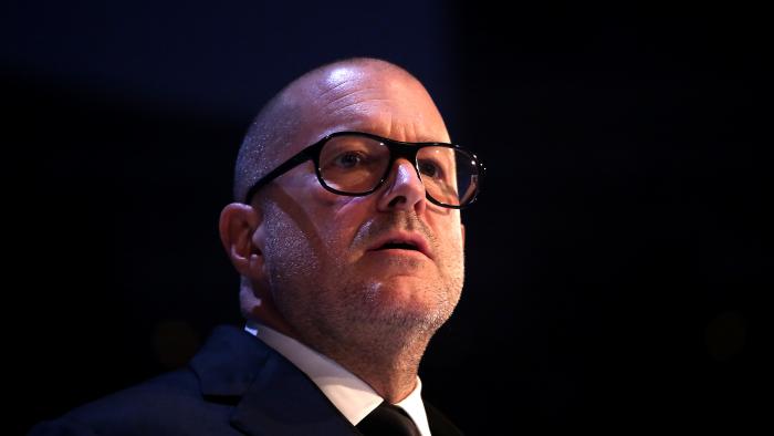 LONDON, ENGLAND - DECEMBER 02: Jony Ive presents the Fashion Icon award on stage during The Fashion Awards 2019 held at Royal Albert Hall on December 02, 2019 in London, England. (Photo by Lia Toby/BFC/Getty Images)